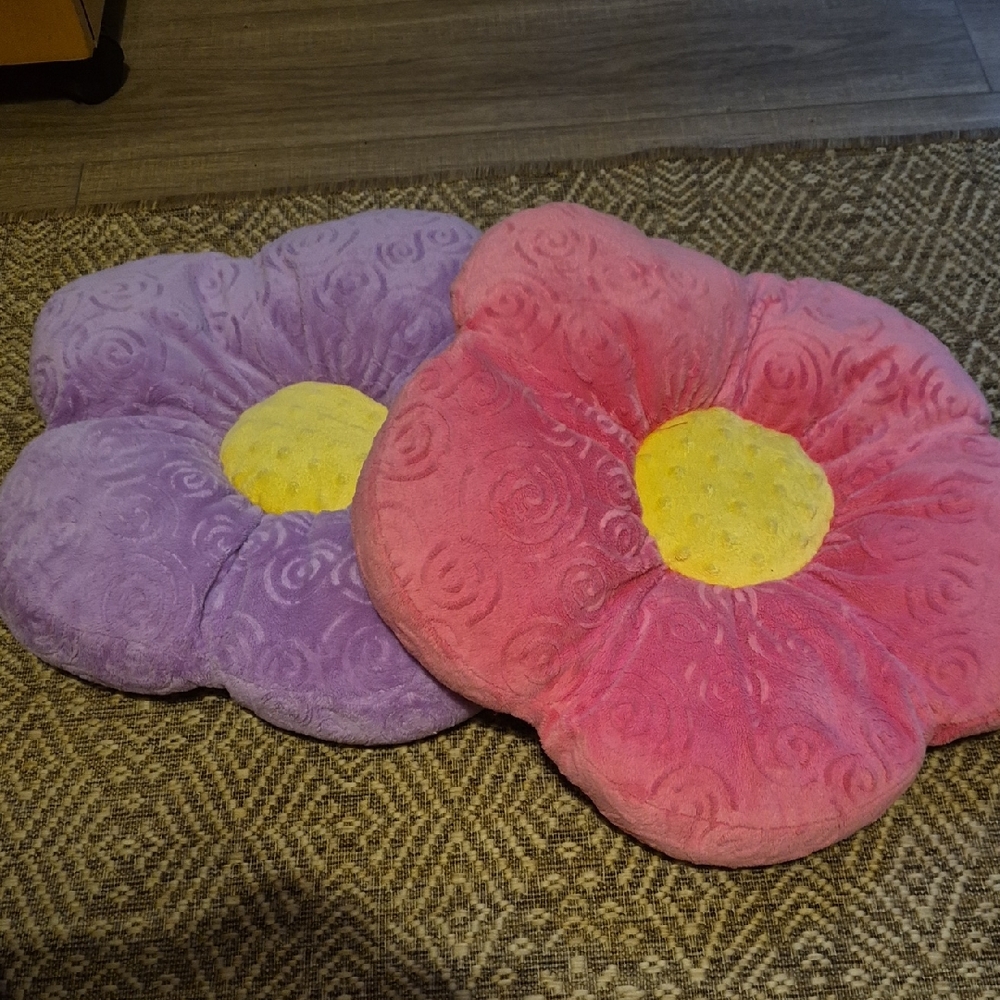 Plush Flower Shaped Decorative Pillow - Pink & Purple